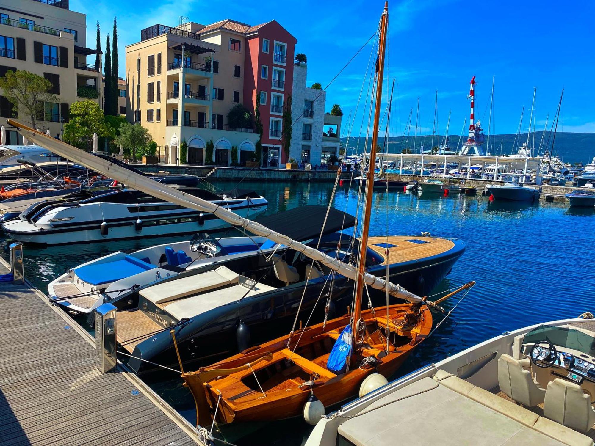 Apartment Sova Tivat Luaran gambar